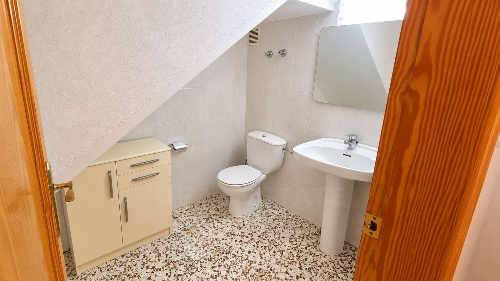 4 quarto Moradia em Banda para venda em Sax com garagem - 199 995 € (Ref: 10168052)