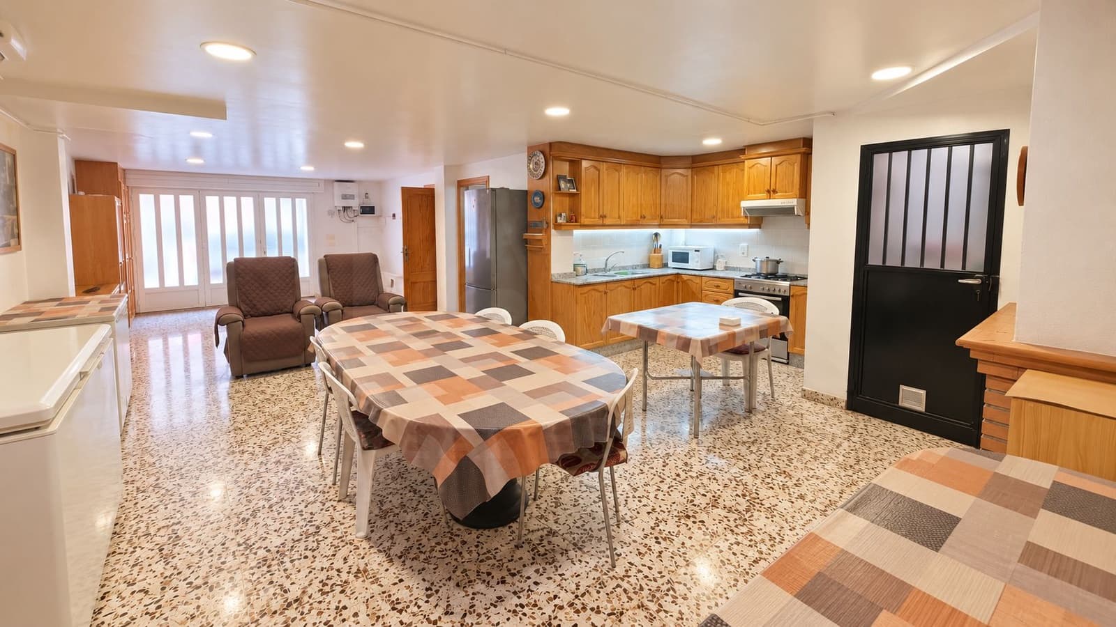 4 quarto Moradia em Banda para venda em Sax com garagem - 199 995 € (Ref: 10168052)