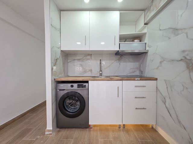 Studio te koop in Huerta Belón - Calvario, Marbella - € 170.000 (Ref: 10168054)