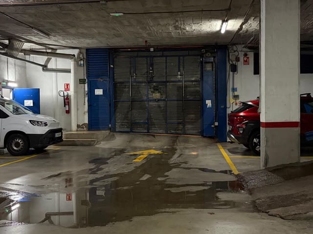 Garage til salg i Santa Coloma de Gramenet - € 12.500 (Ref: 10168062)