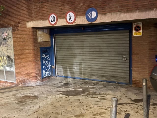 Garage til salg i Santa Coloma de Gramenet - € 12.500 (Ref: 10168062)