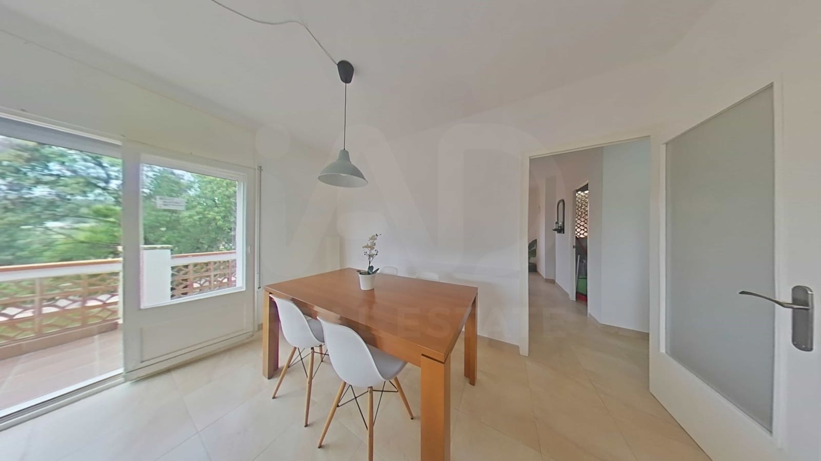 6 bedroom Townhouse for sale in Torrelles de Foix - € 290,000 (Ref: 10168063)