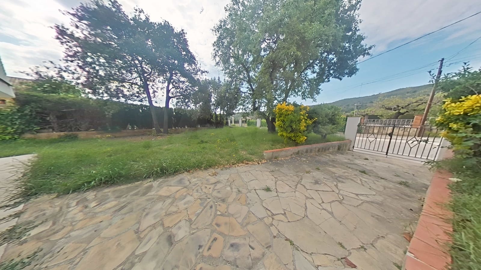 6 bedroom Townhouse for sale in Torrelles de Foix - € 290,000 (Ref: 10168063)