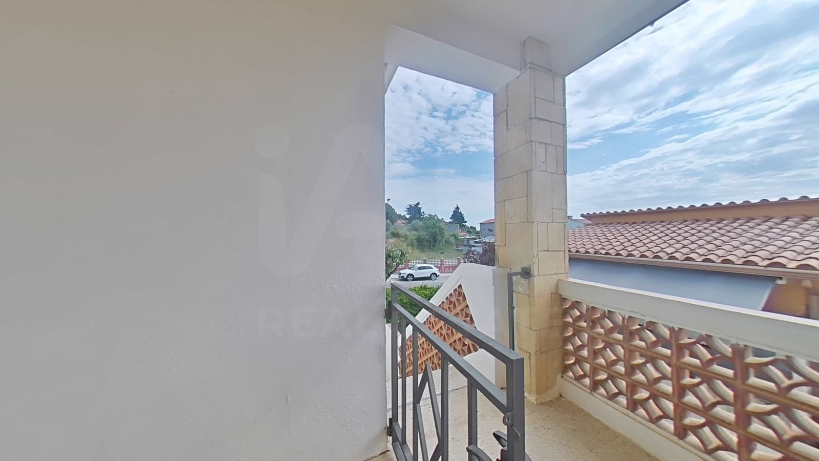 6 bedroom Townhouse for sale in Torrelles de Foix - € 290,000 (Ref: 10168063)
