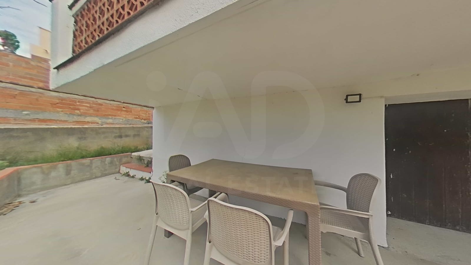 6 bedroom Townhouse for sale in Torrelles de Foix - € 290,000 (Ref: 10168063)