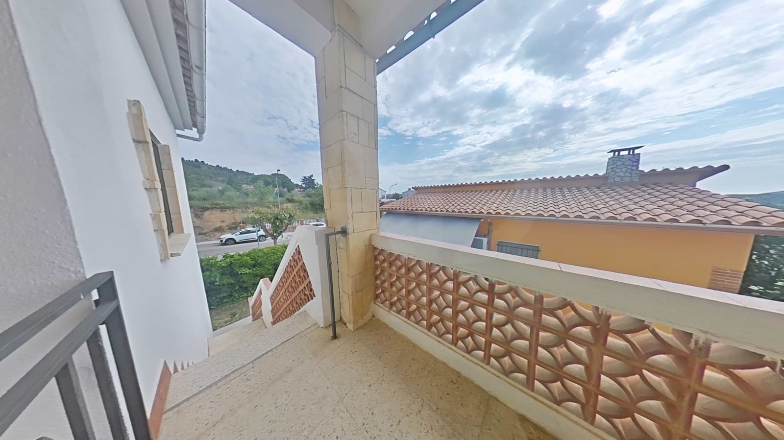 6 bedroom Townhouse for sale in Torrelles de Foix - € 290,000 (Ref: 10168063)