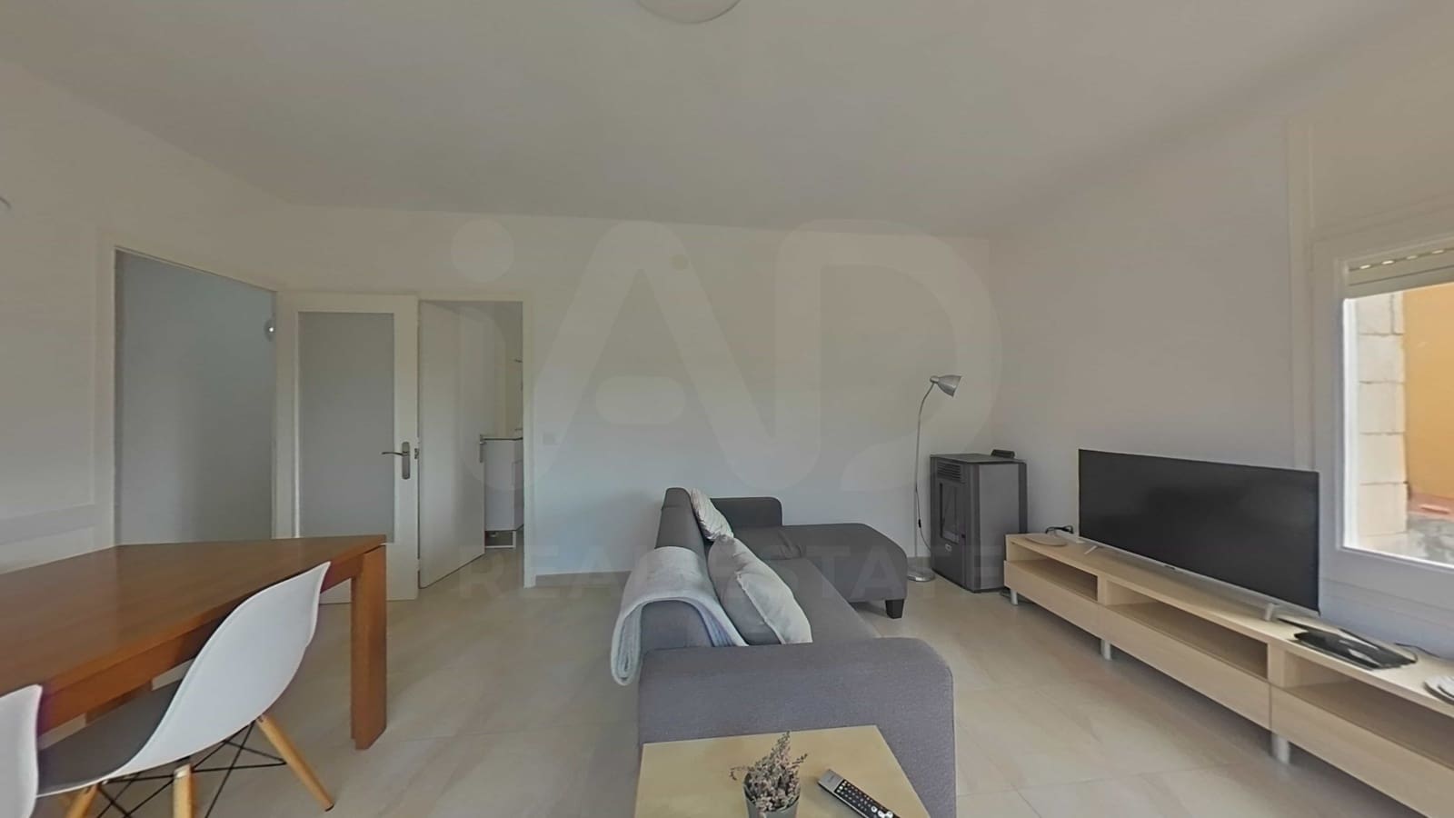 6 bedroom Townhouse for sale in Torrelles de Foix - € 290,000 (Ref: 10168063)