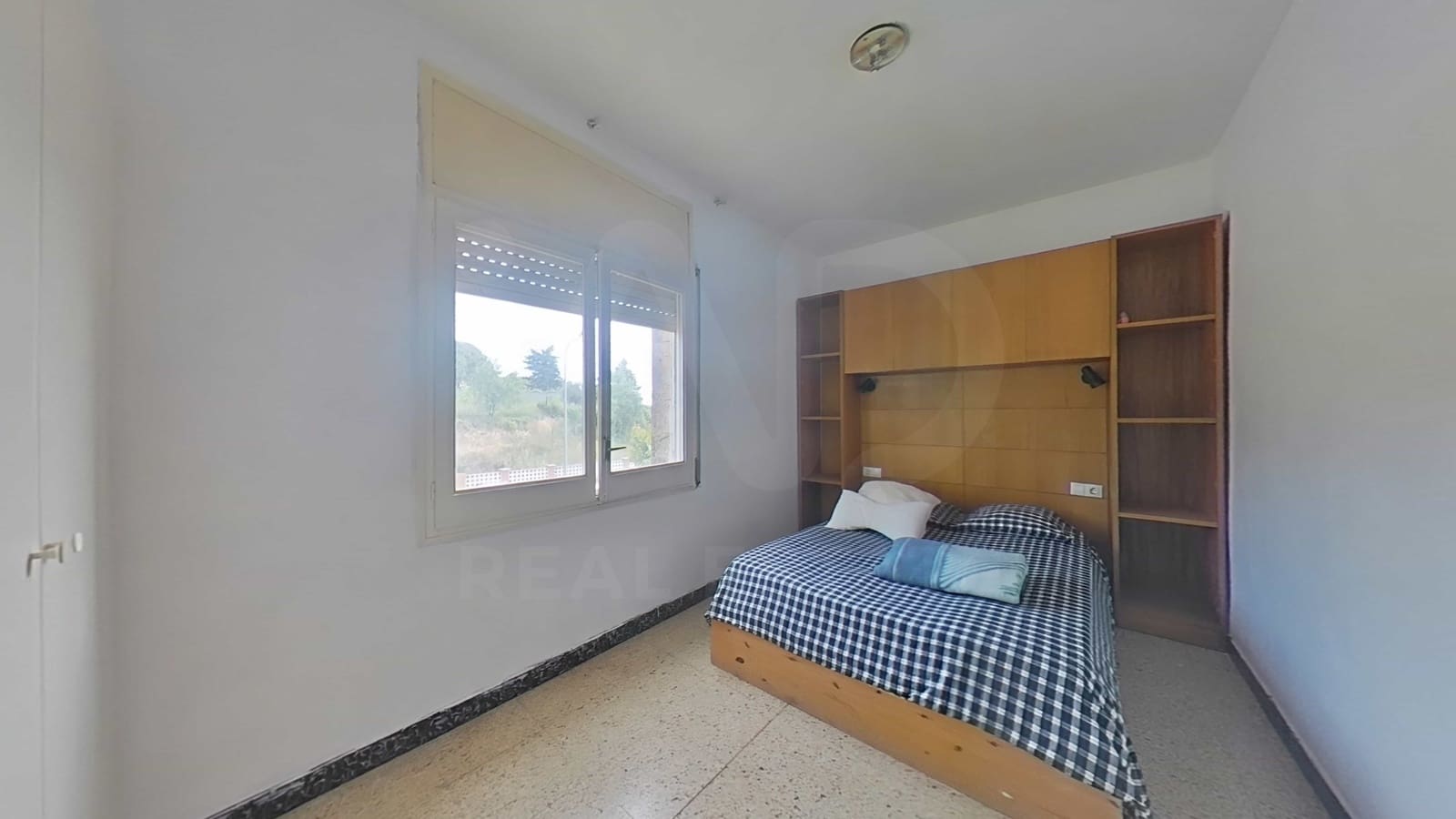 6 bedroom Townhouse for sale in Torrelles de Foix - € 290,000 (Ref: 10168063)