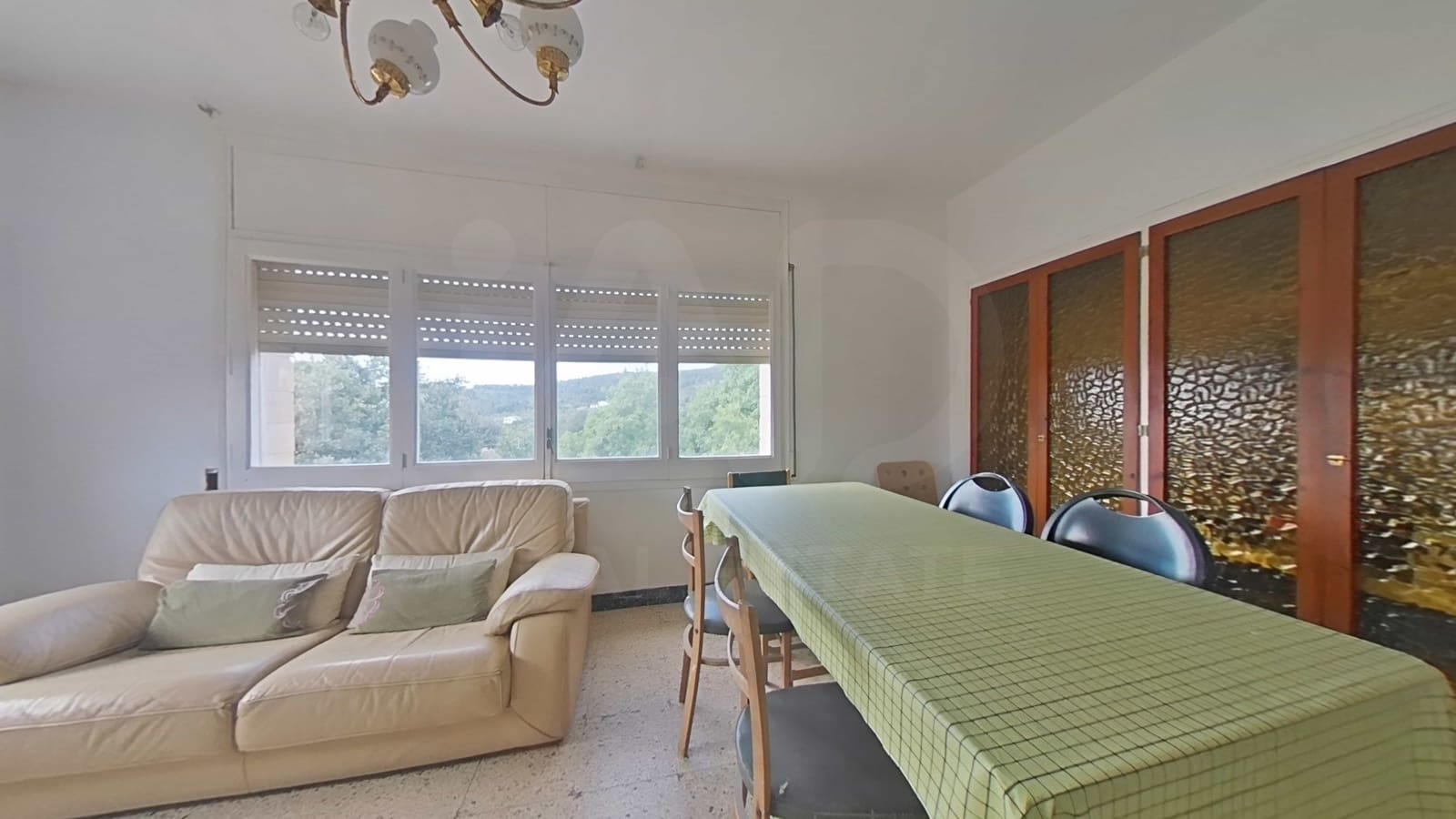 6 bedroom Townhouse for sale in Torrelles de Foix - € 290,000 (Ref: 10168063)