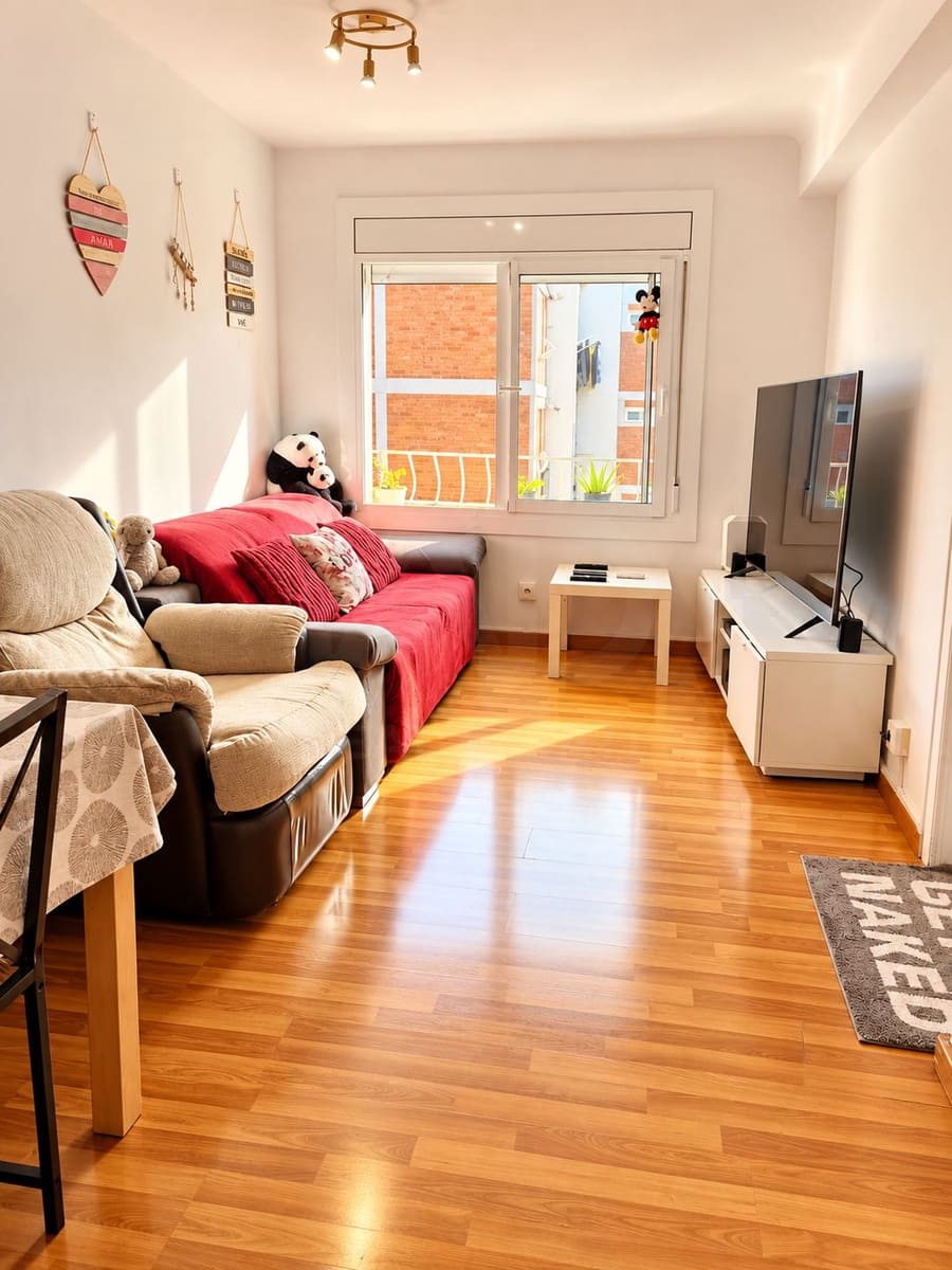 3 sovrum Lägenhet till salu i Sabadell - 159 500 € (Ref: 10168064)