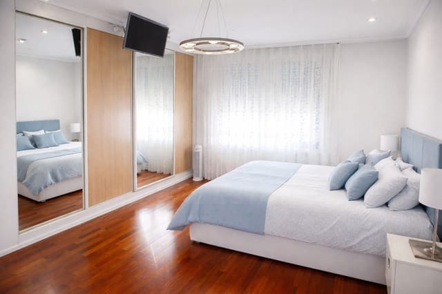 4 soverom Villa til salgs i San Andrés del Rabanedo med garasje - € 359 999 (Ref: 10168065)