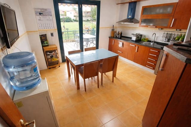 4 soverom Villa til salgs i San Andrés del Rabanedo med garasje - € 359 999 (Ref: 10168065)
