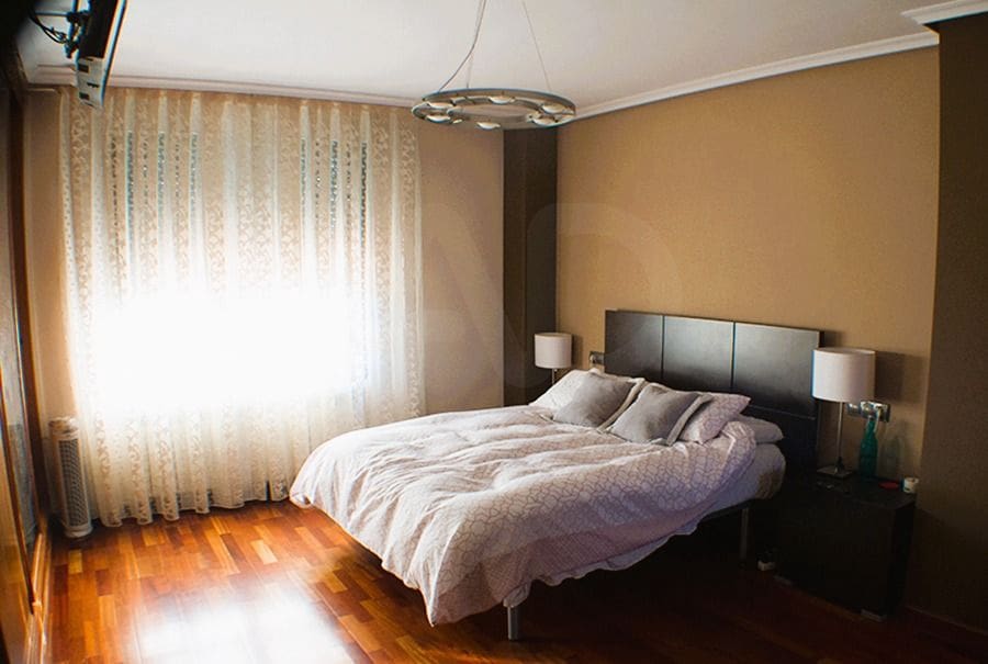 Chalet de 4 habitaciones en San Andrés del Rabanedo en venta con garaje - 359.999 € (Ref: 10168065)