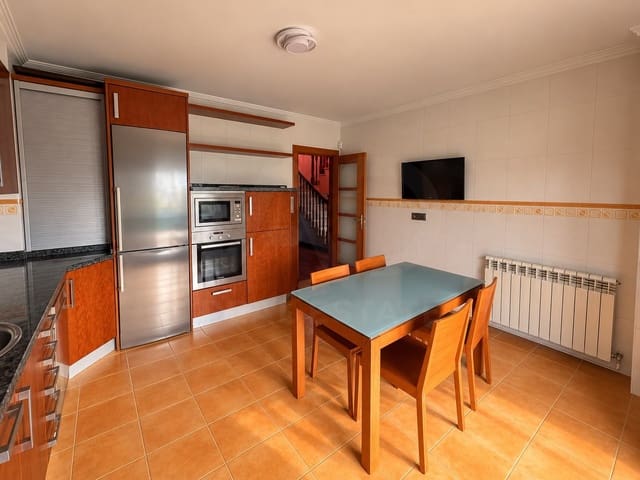 4 soverom Villa til salgs i San Andrés del Rabanedo med garasje - € 359 999 (Ref: 10168065)
