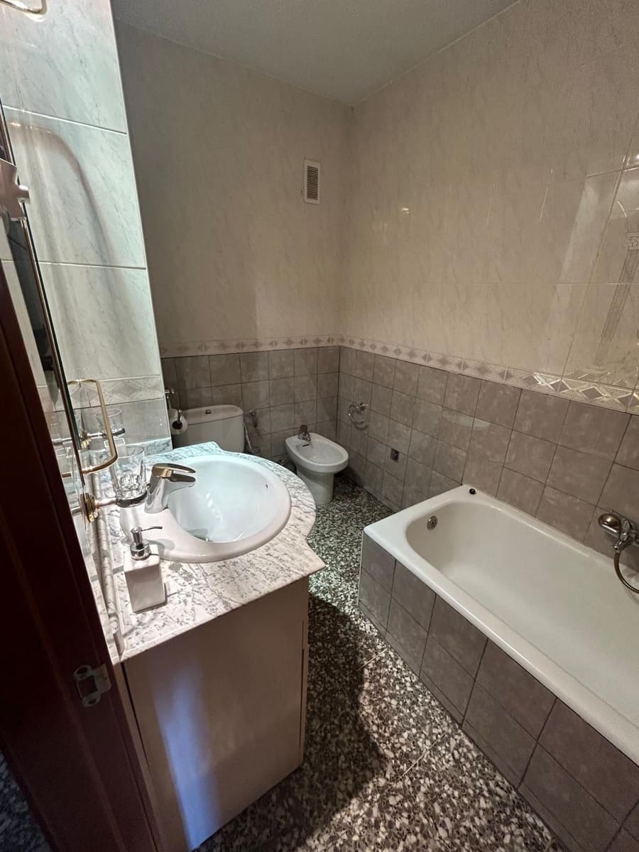 3 bedroom Apartment for sale in Mansilla de las Mulas - € 50,000 (Ref: 10168067)