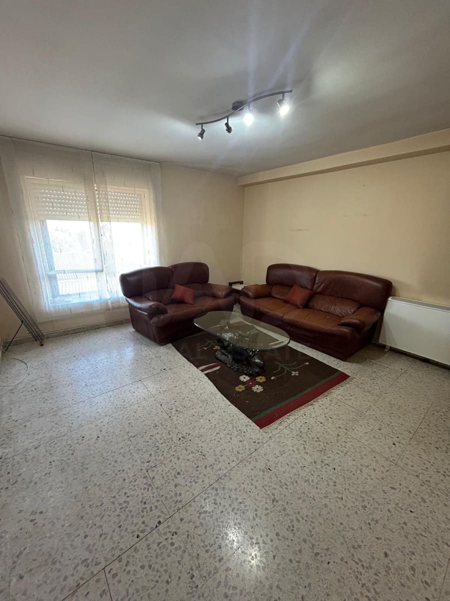 3 bedroom Apartment for sale in Mansilla de las Mulas - € 50,000 (Ref: 10168067)