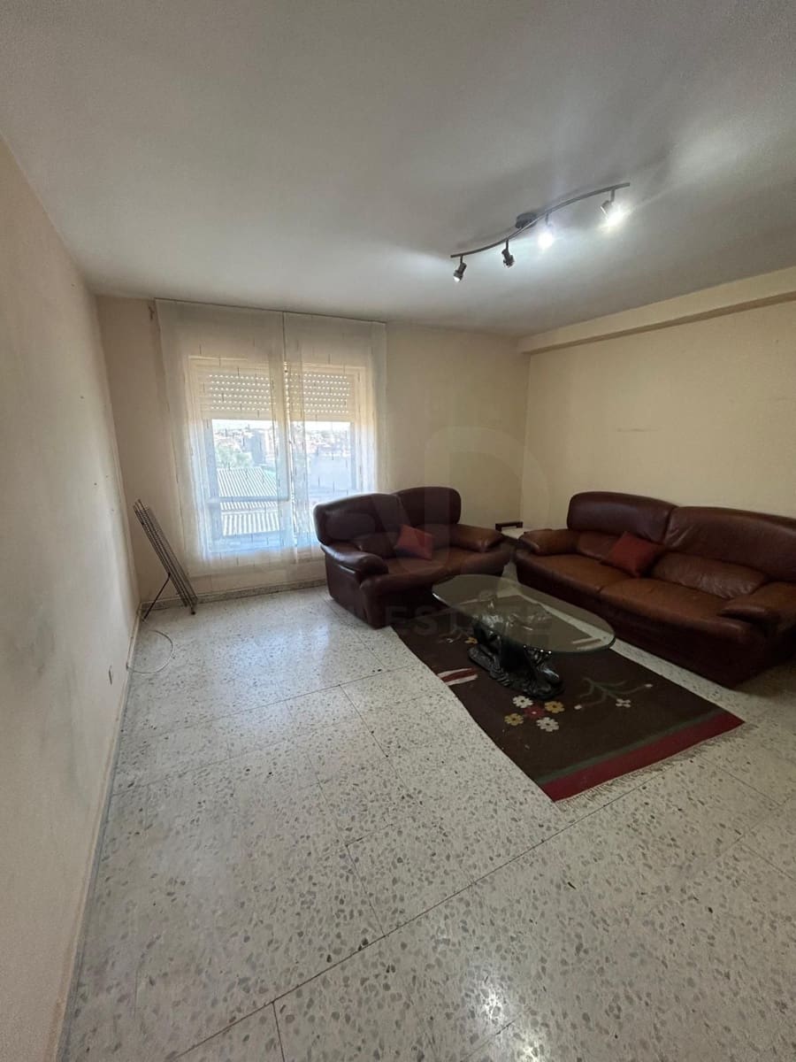 3 bedroom Apartment for sale in Mansilla de las Mulas - € 50,000 (Ref: 10168067)