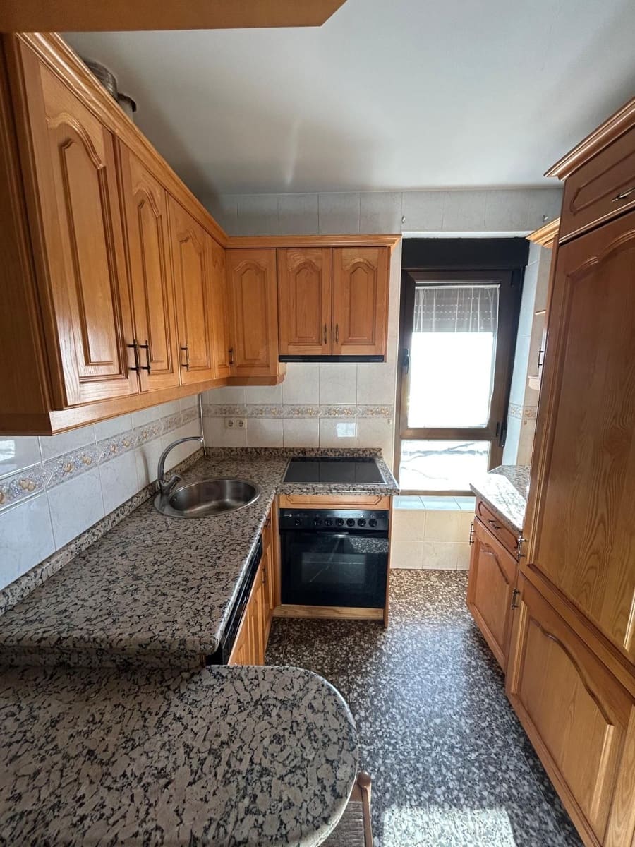 3 bedroom Apartment for sale in Mansilla de las Mulas - € 50,000 (Ref: 10168067)
