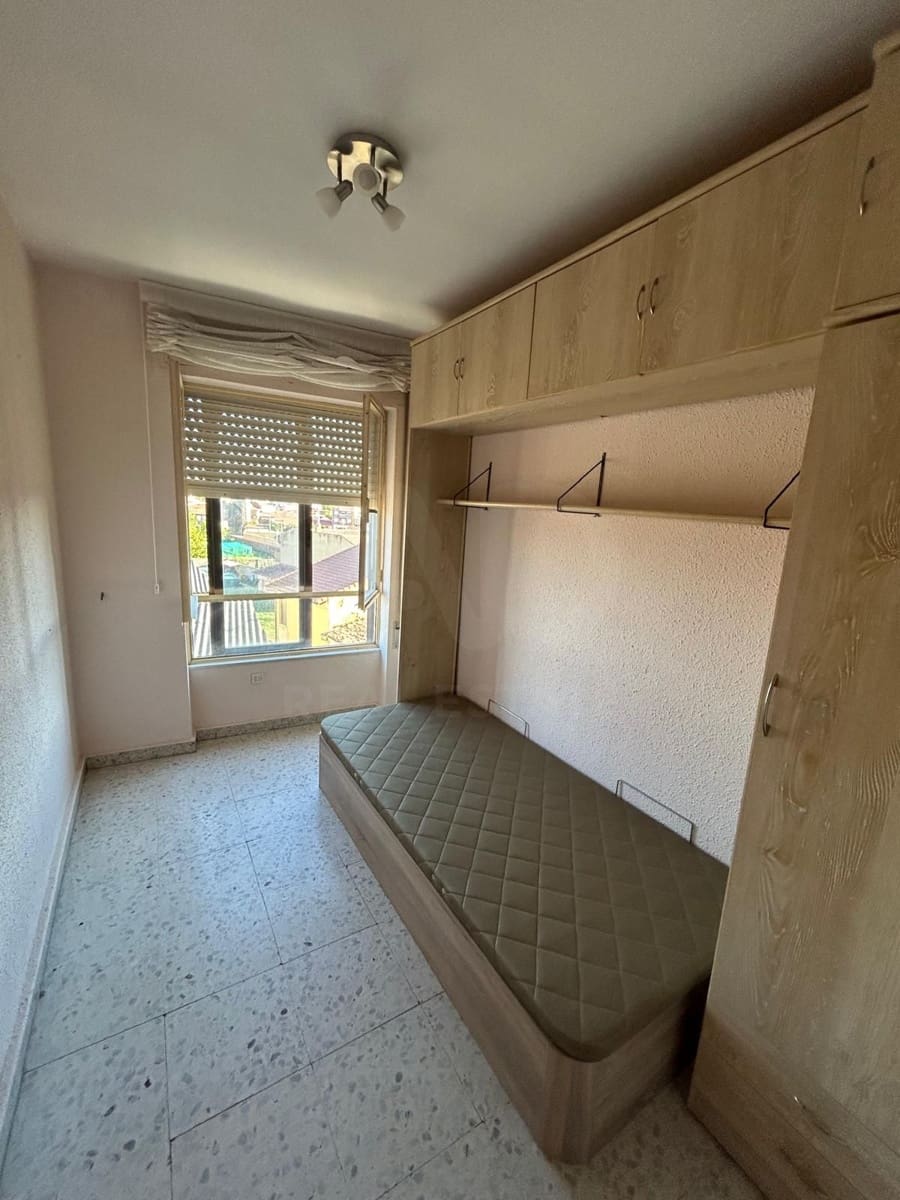 3 bedroom Apartment for sale in Mansilla de las Mulas - € 50,000 (Ref: 10168067)