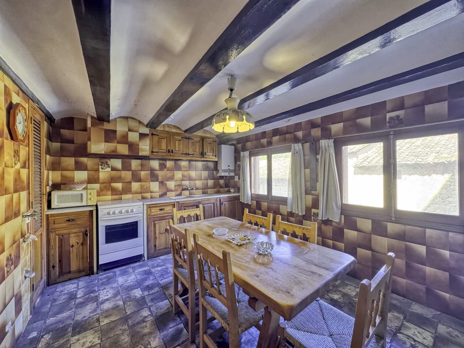 6 bedroom Townhouse for sale in Rubielos de Mora with garage - € 195,000 (Ref: 10168070)