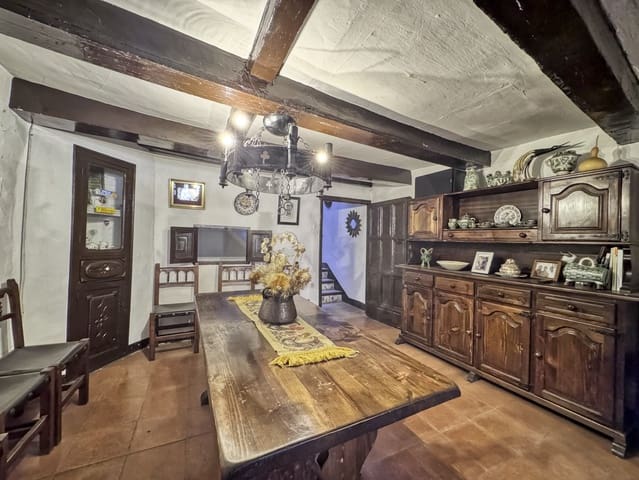 6 sovrum Hus till salu i Rubielos de Mora med garage - 195 000 € (Ref: 10168070)