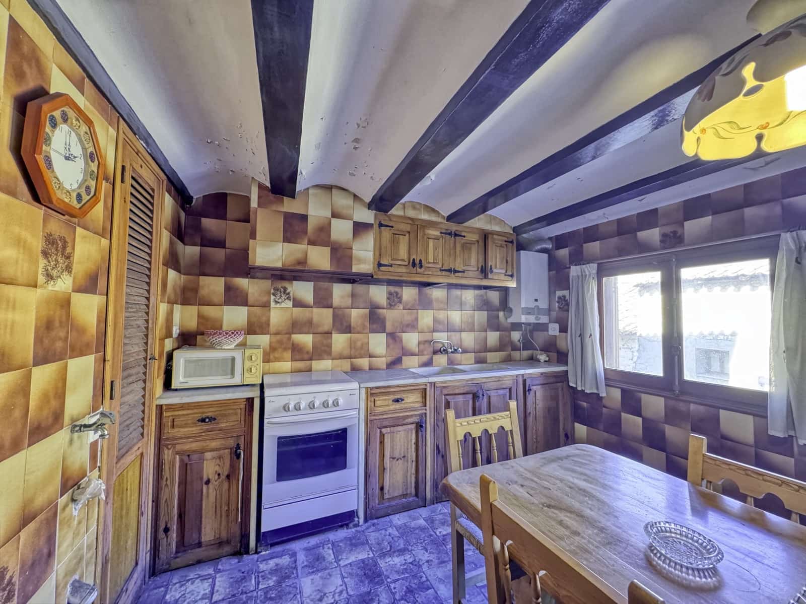 6 bedroom Townhouse for sale in Rubielos de Mora with garage - € 195,000 (Ref: 10168070)