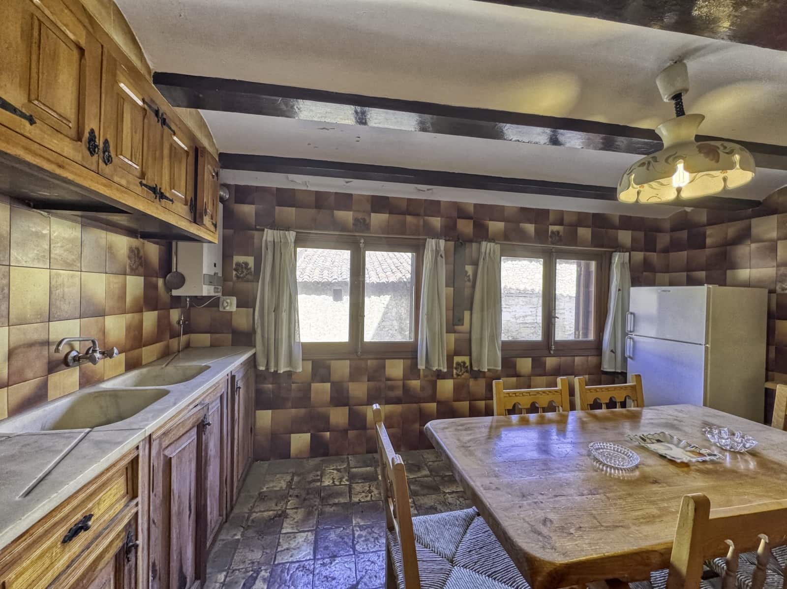 6 bedroom Townhouse for sale in Rubielos de Mora with garage - € 195,000 (Ref: 10168070)