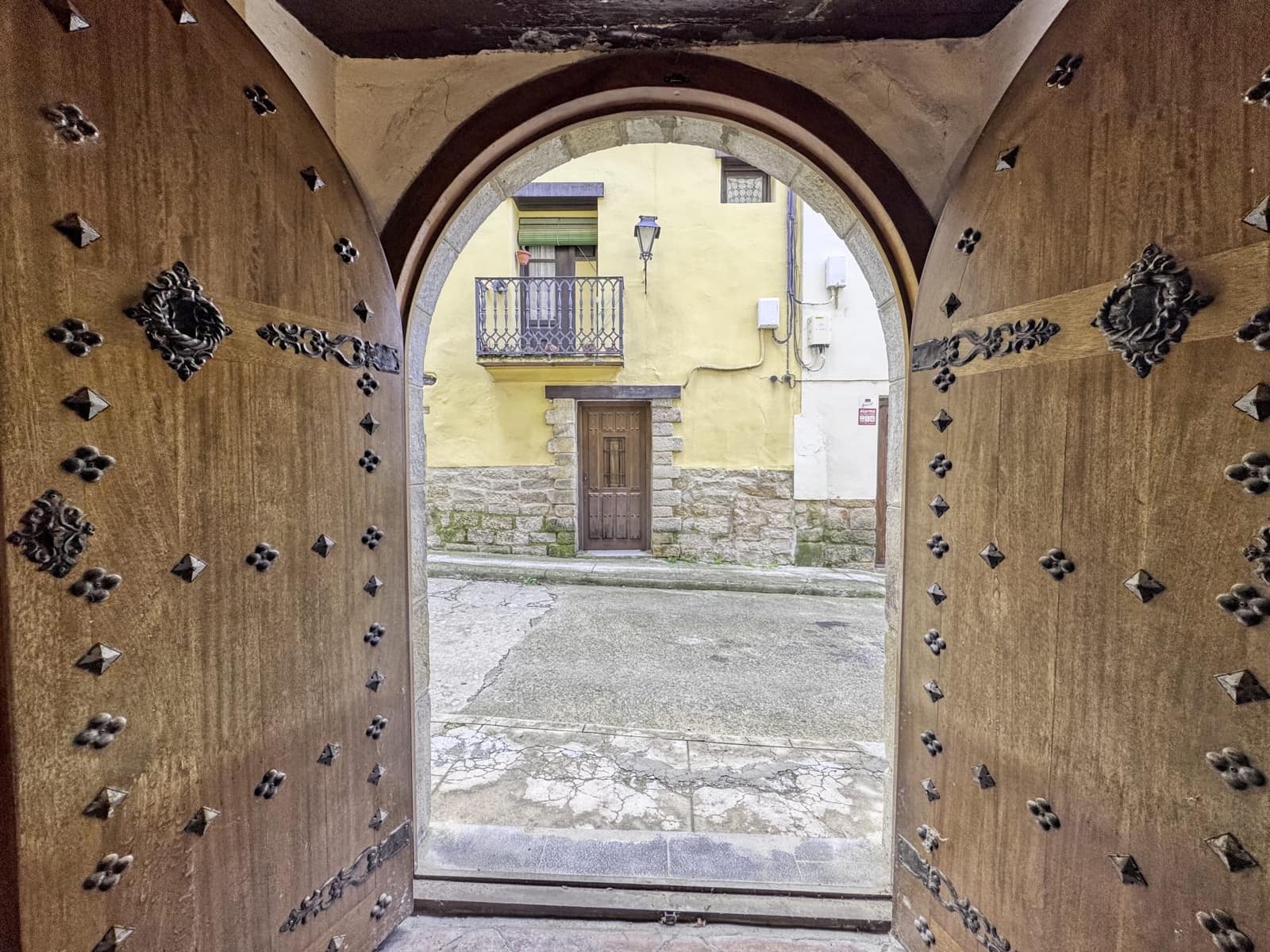 6 bedroom Townhouse for sale in Rubielos de Mora with garage - € 195,000 (Ref: 10168070)