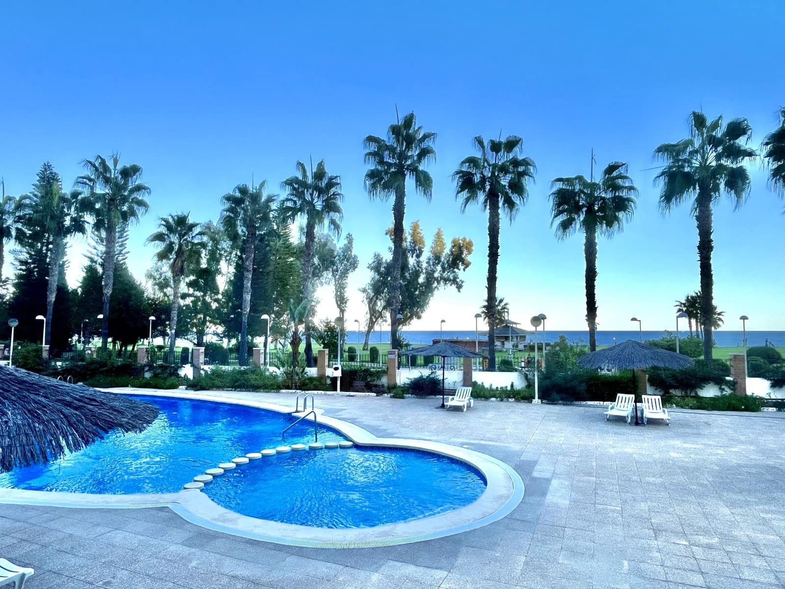 2 bedroom Apartment for sale in Oropesa  with pool garage - € 329,000 (Ref: 10168499)