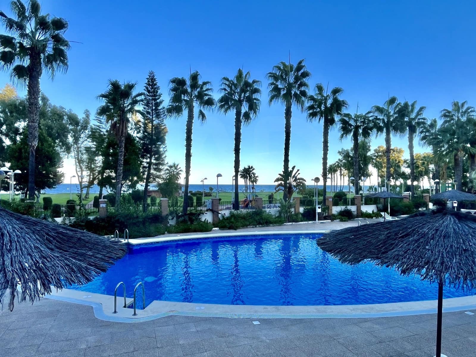 2 bedroom Apartment for sale in Oropesa  with pool garage - € 329,000 (Ref: 10168499)