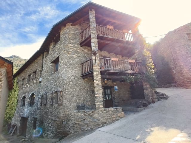 7 sypialnia Finka/Dom wiejski na sprzedaż w Les Valls de Valira z garażem - 685 000 € (Ref: 10168505)