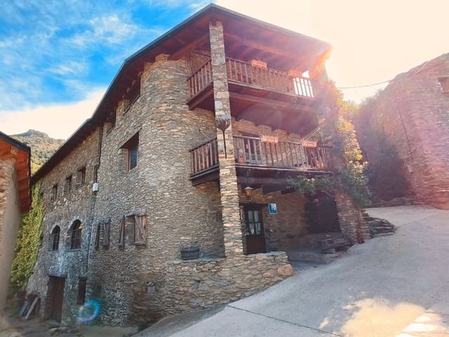 7 sypialnia Finka/Dom wiejski na sprzedaż w Les Valls de Valira z garażem - 685 000 € (Ref: 10168505)