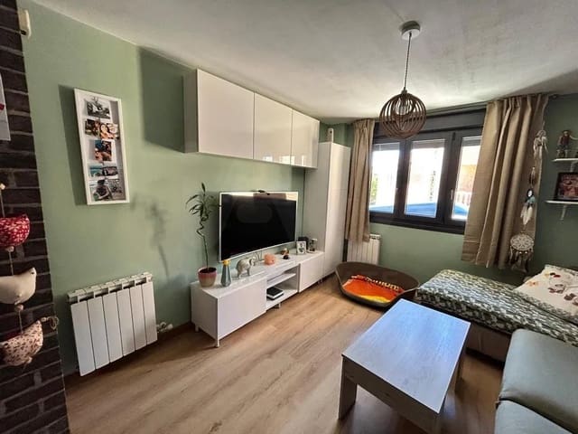 2 slaapkamer Appartement te koop in Villaquilambre met garage - € 140.000 (Ref: 10169354)