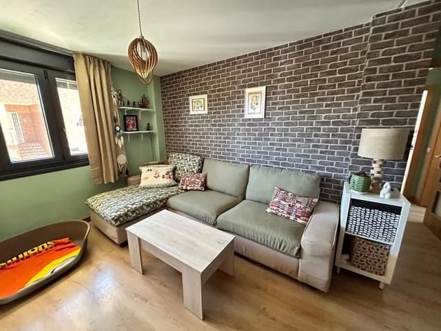 2 slaapkamer Appartement te koop in Villaquilambre met garage - € 140.000 (Ref: 10169354)