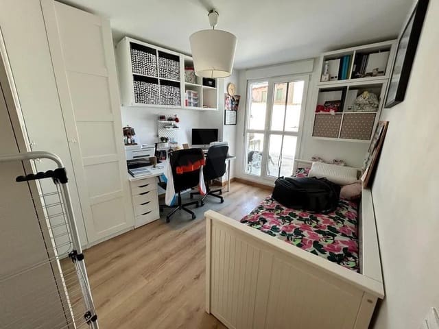 2 slaapkamer Appartement te koop in Villaquilambre met garage - € 140.000 (Ref: 10169354)