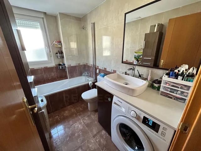 2 slaapkamer Appartement te koop in Villaquilambre met garage - € 140.000 (Ref: 10169354)