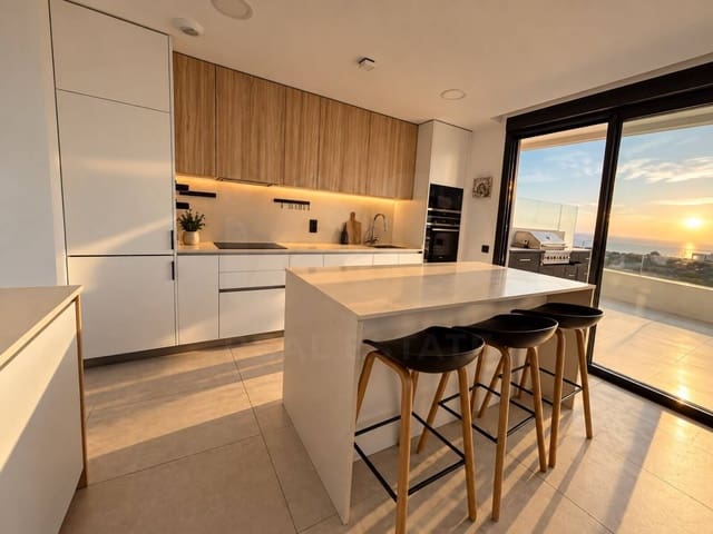 3 soveværelse Lejlighed til salg i Alto de los Monteros, Marbella med swimmingpool garage - € 1.295.000 (Ref: 10169362)
