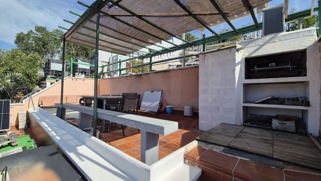 4 soverom Hus til salgs i Calafell med svømmebasseng garasje - € 369 000 (Ref: 10169366)