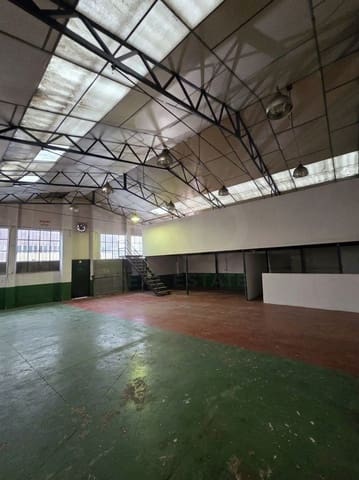 Local Comercial en León ciudad en venta - 300.000 € (Ref: 10169369)
