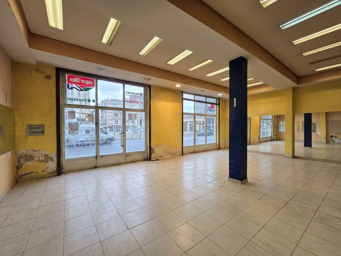 Local Comercial en León ciudad en venta - 300.000 € (Ref: 10169369)