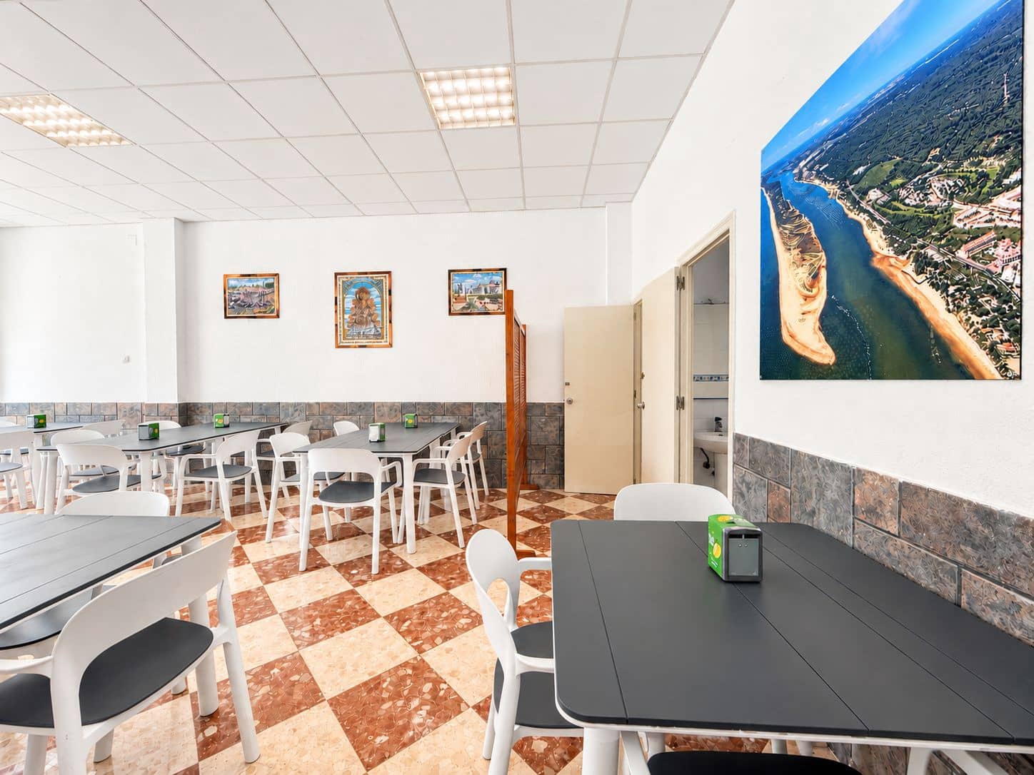 2 soveværelse Erhverv til leje i Huelva by - € 1.000 (Ref: 10170469)