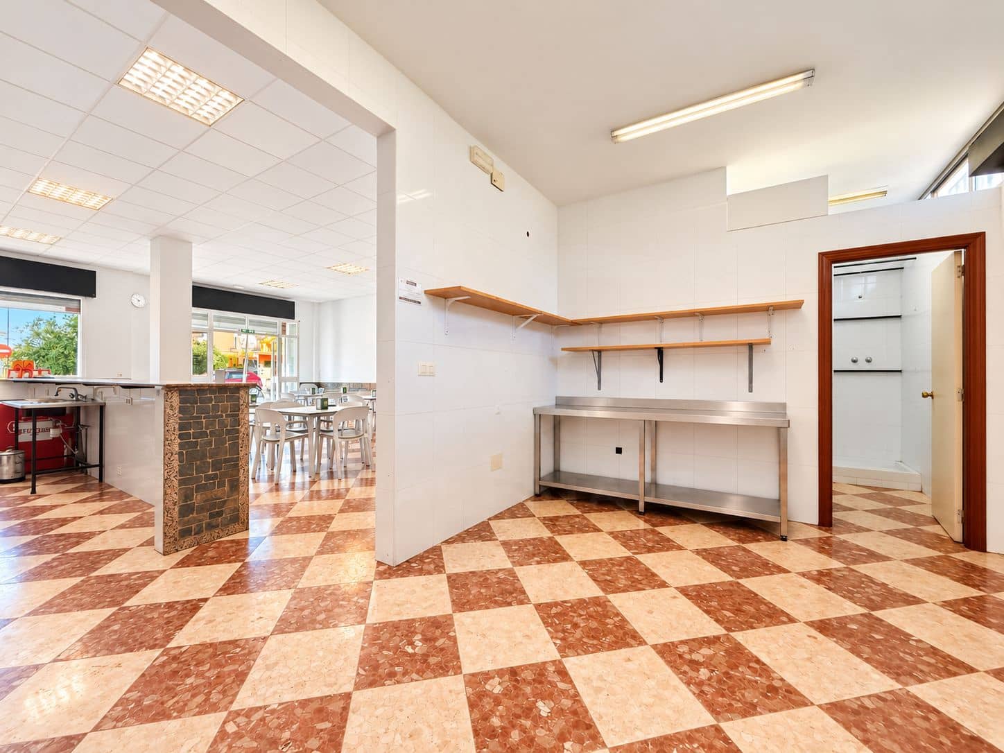 2 soveværelse Erhverv til leje i Huelva by - € 1.000 (Ref: 10170469)