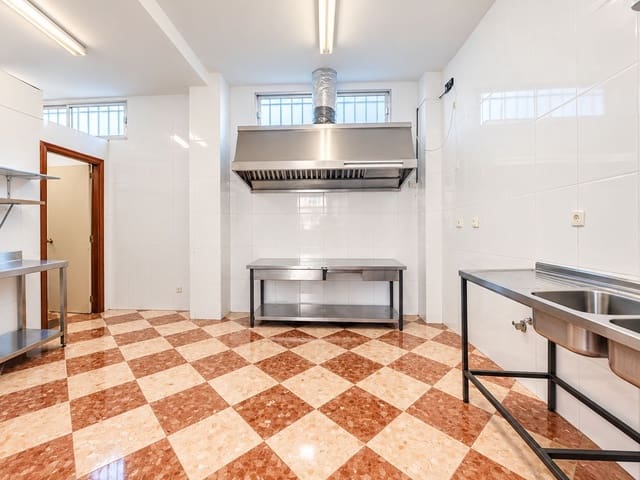 2 soveværelse Erhverv til leje i Huelva by - € 1.000 (Ref: 10170469)
