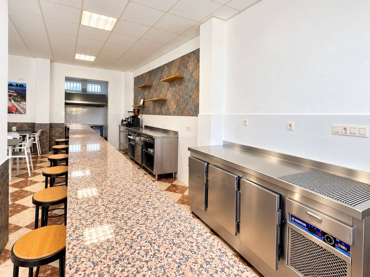 2 soveværelse Erhverv til leje i Huelva by - € 1.000 (Ref: 10170469)