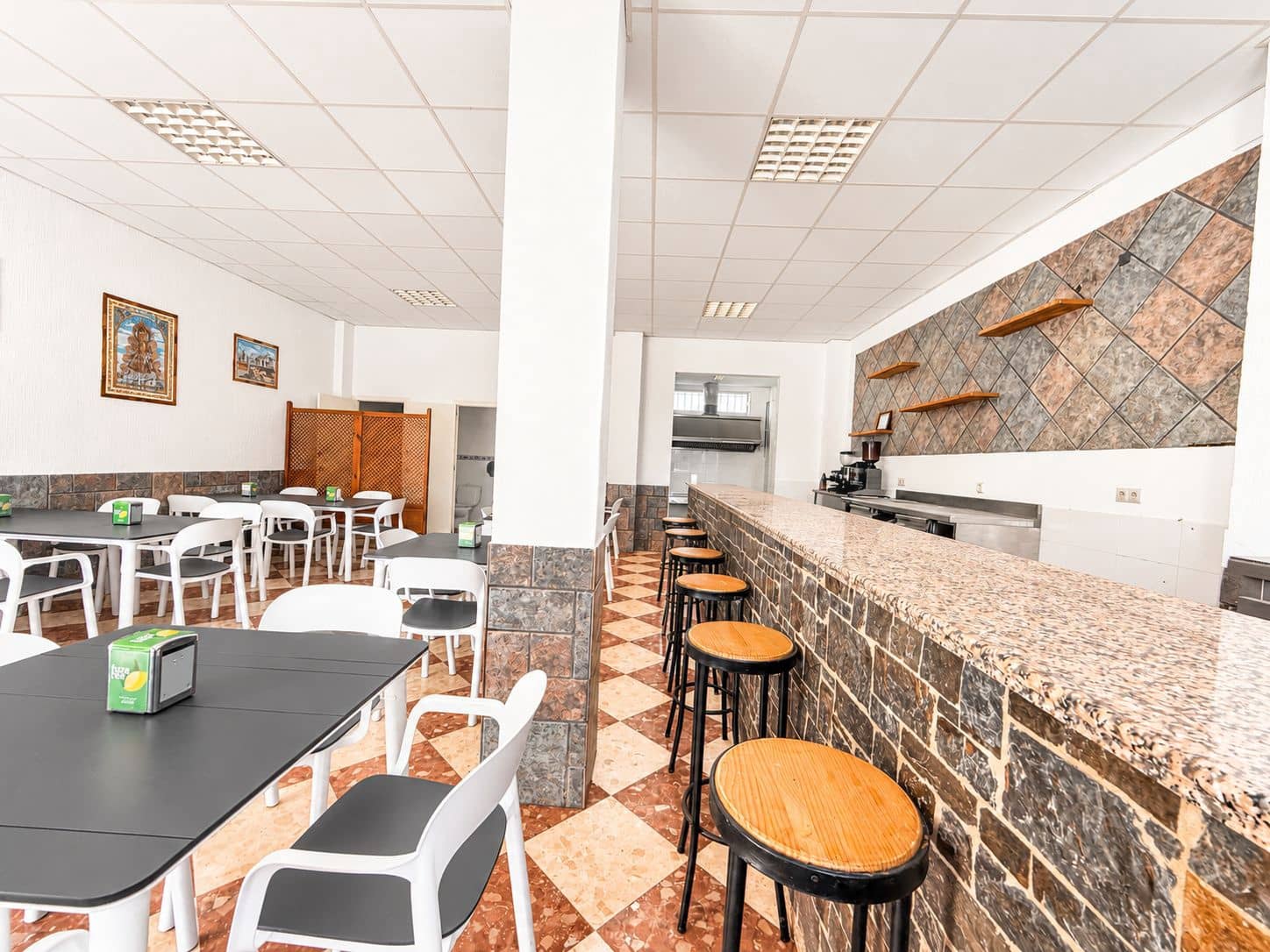 2 soveværelse Erhverv til leje i Huelva by - € 1.000 (Ref: 10170469)