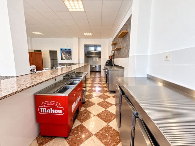 2 soveværelse Erhverv til leje i Huelva by - € 1.000 (Ref: 10170469)