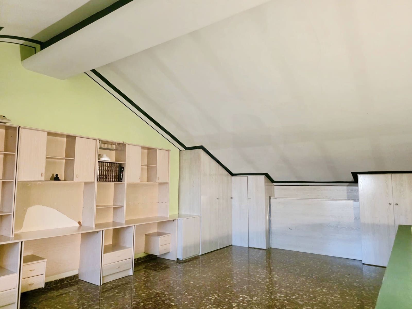 4 bedroom Semi-detached Villa for sale in Pinedo with garage - € 680,000 (Ref: 10172761)