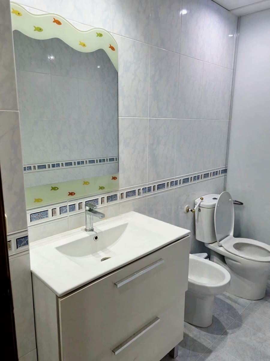 4 bedroom Semi-detached Villa for sale in Pinedo with garage - € 680,000 (Ref: 10172761)