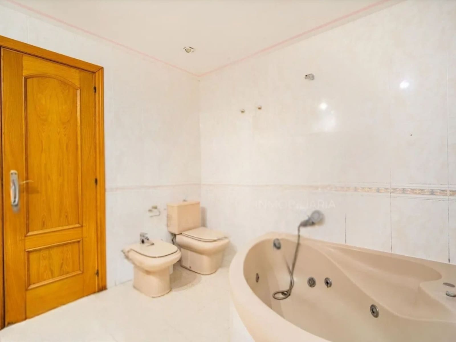 4 bedroom Semi-detached Villa for sale in Pinedo with garage - € 680,000 (Ref: 10172761)