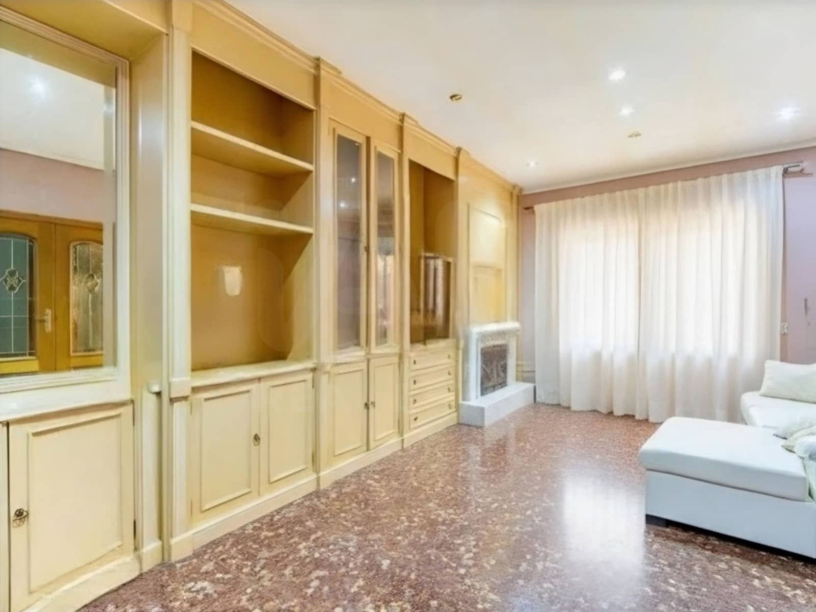 4 bedroom Semi-detached Villa for sale in Pinedo with garage - € 680,000 (Ref: 10172761)